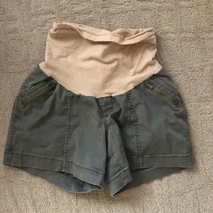 Maternity shorts size medium